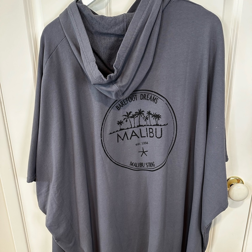 Barefoot dreams the summer cozy collection Gray Hooded Poncho-unisex one size - Picture 2 of 5